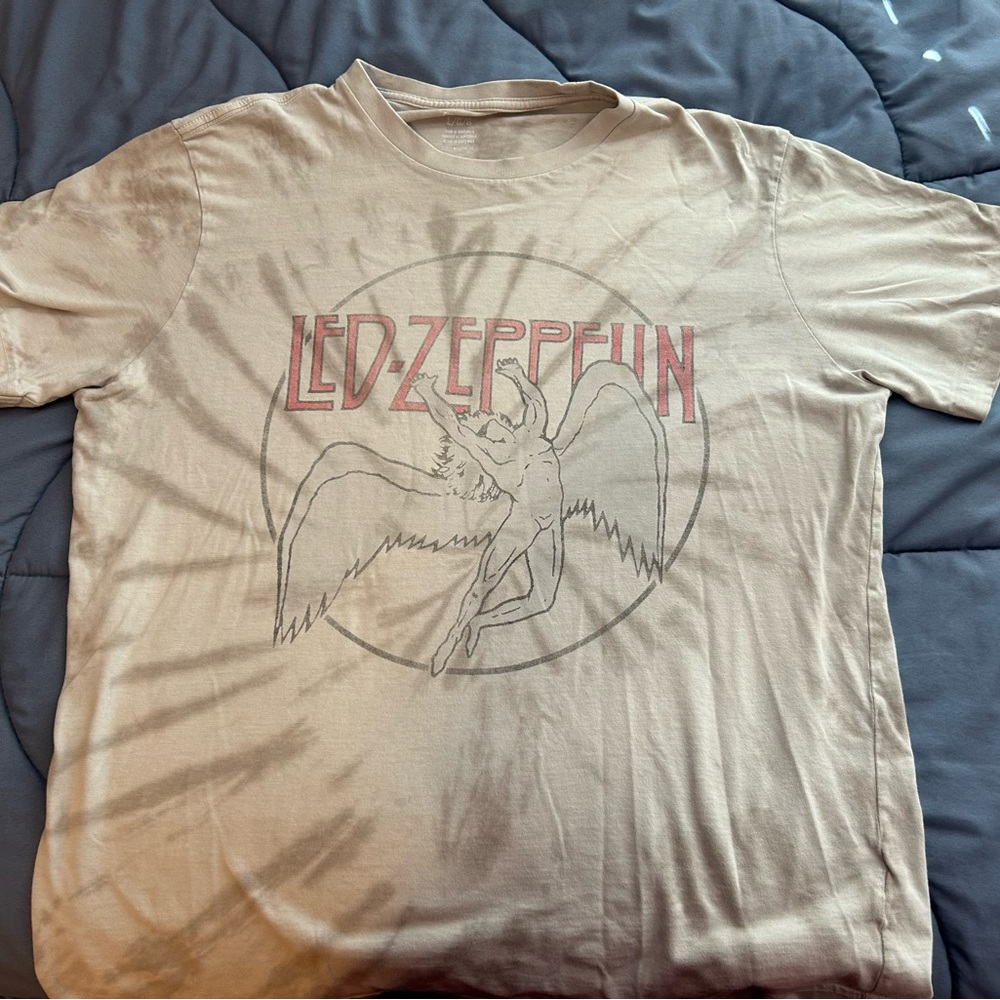 Large, Led-Zeppelin t-shirt